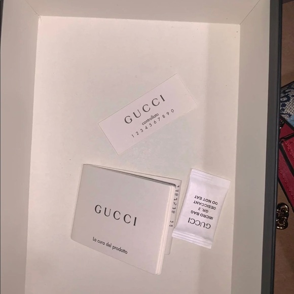 Gucci GG Supreme Blossoms Wallet on a Chain - Picture 6 of 7